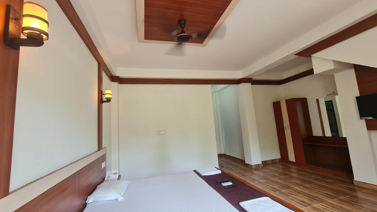 Hotel Exotica Squares Lakshmanpur Екстериор снимка