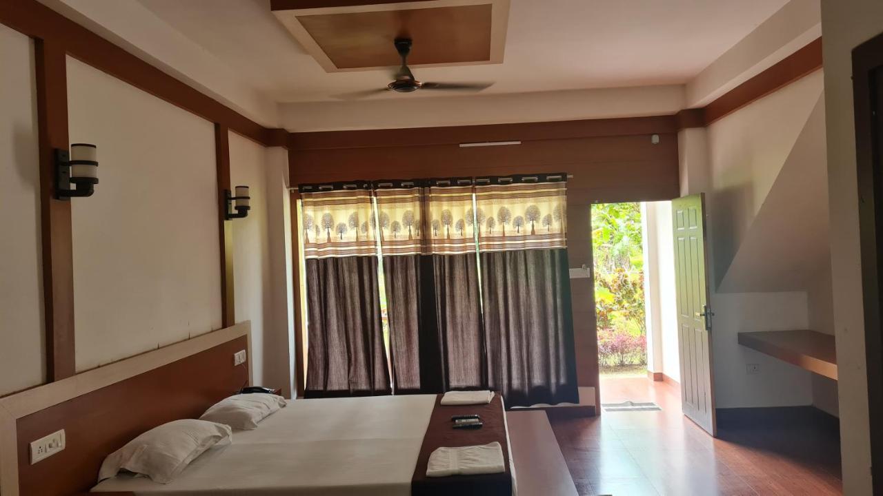Hotel Exotica Squares Lakshmanpur Екстериор снимка