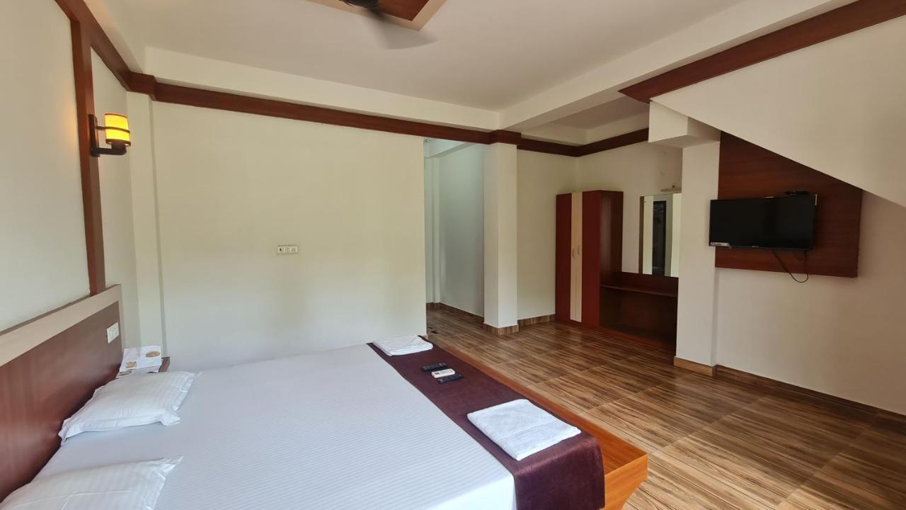 Hotel Exotica Squares Lakshmanpur Екстериор снимка