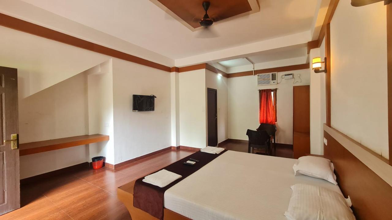 Hotel Exotica Squares Lakshmanpur Екстериор снимка
