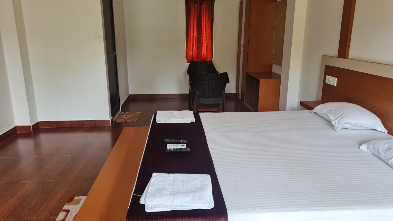 Hotel Exotica Squares Lakshmanpur Екстериор снимка
