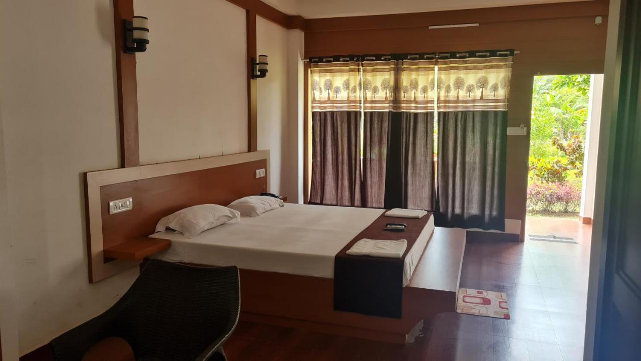 Hotel Exotica Squares Lakshmanpur Екстериор снимка