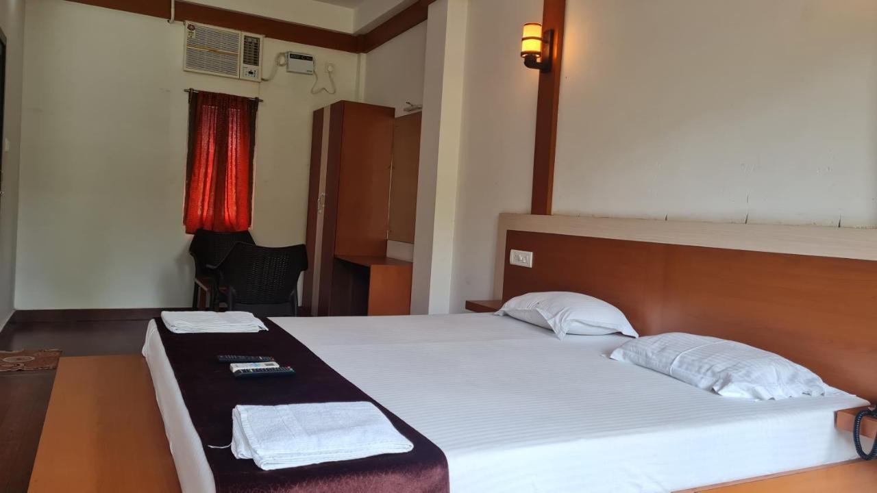Hotel Exotica Squares Lakshmanpur Екстериор снимка