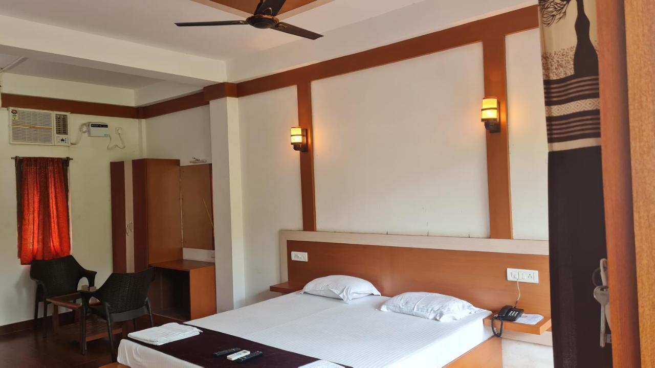 Hotel Exotica Squares Lakshmanpur Екстериор снимка