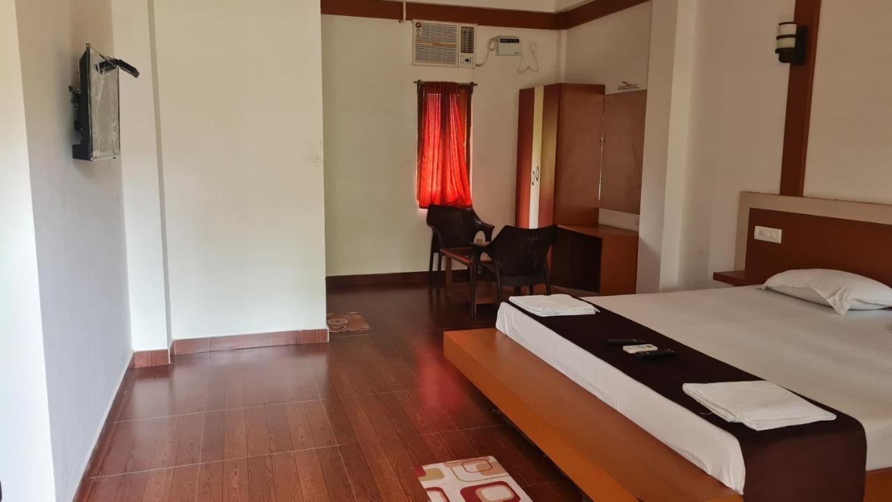 Hotel Exotica Squares Lakshmanpur Екстериор снимка