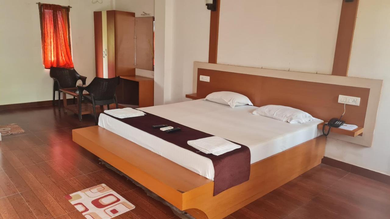 Hotel Exotica Squares Lakshmanpur Екстериор снимка
