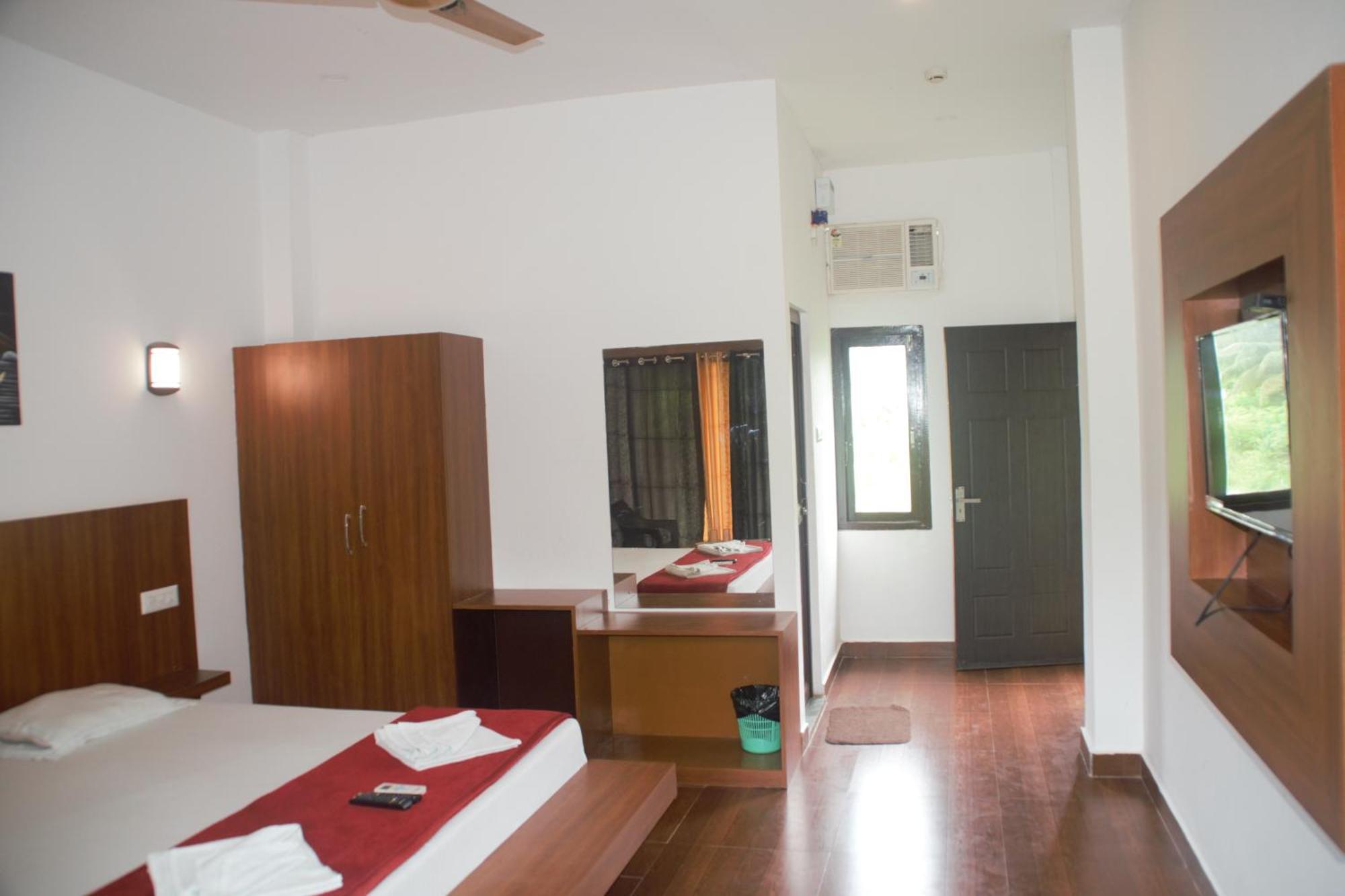 Hotel Exotica Squares Lakshmanpur Екстериор снимка