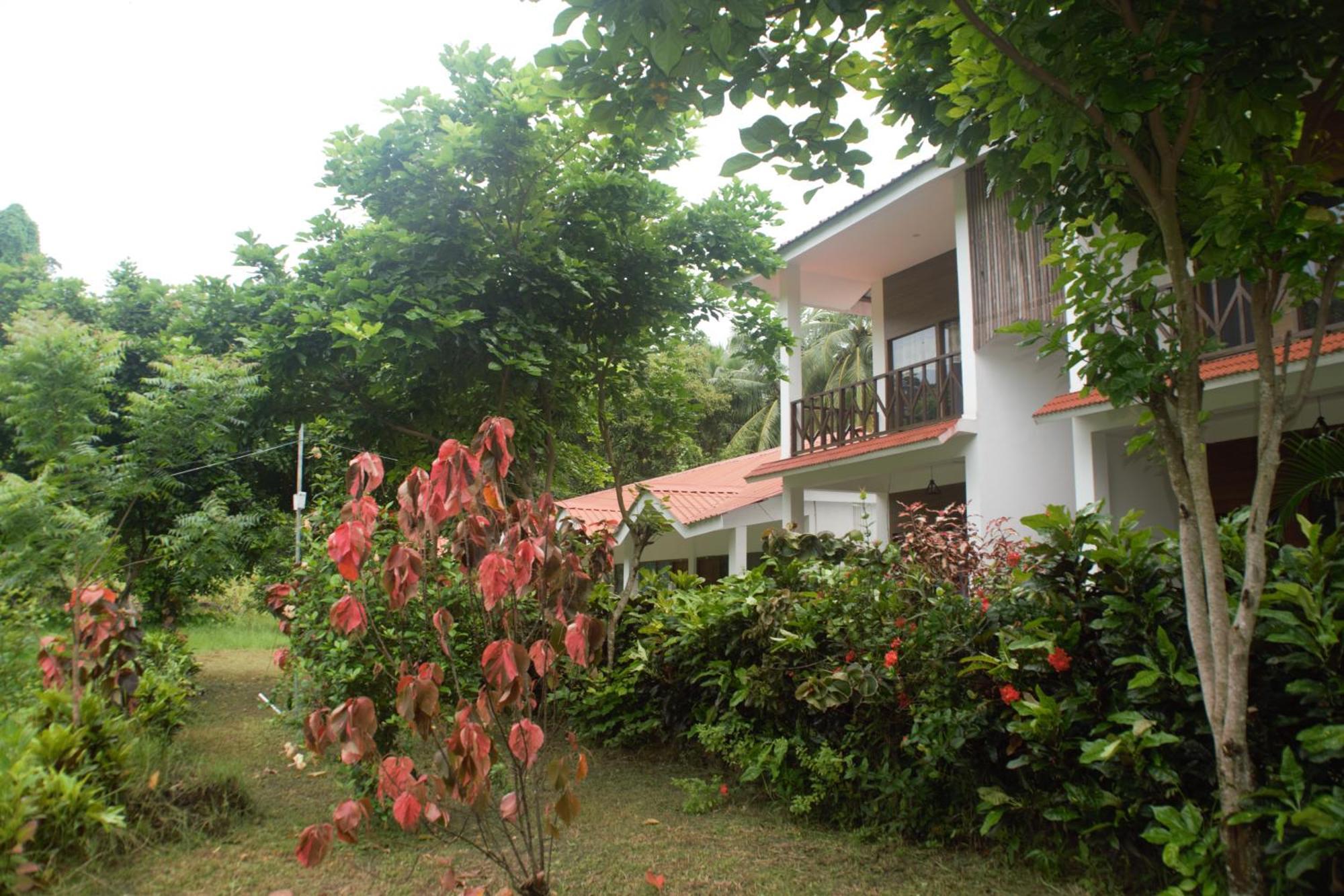 Hotel Exotica Squares Lakshmanpur Екстериор снимка